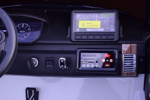 RANGE ROVER - MIĘKKIE KOŁA, MIĘKKIE SIEDZENIE, DŹWIĘK SPORTOWY SILNIKA, PEŁNA OPCJA/DK-RR999