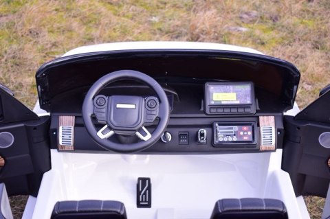 RANGE ROVER - MIĘKKIE KOŁA, MIĘKKIE SIEDZENIE, DŹWIĘK SPORTOWY SILNIKA, PEŁNA OPCJA/DK-RR999