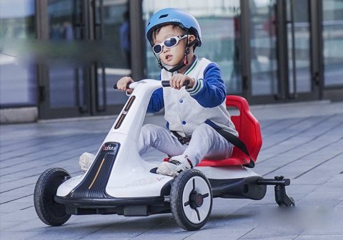 SZYBKI DRIFTUJĄCY GOKART, BLUETOOTH, ŚWIATŁA NOWOŚĆ/BDQ-8108 SZYBKI DRIFTUJĄCY GOKART, BLUETOOTH, ŚWIATŁA NOWOŚĆ/BDQ-8108