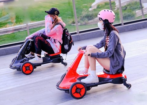 SZYBKI DRIFTUJĄCY GOKART, BLUETOOTH, ŚWIATŁA NOWOŚĆ/BDQ-8108 SZYBKI DRIFTUJĄCY GOKART, BLUETOOTH, ŚWIATŁA NOWOŚĆ/BDQ-8108
