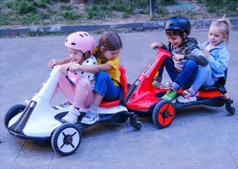 SZYBKI DRIFTUJĄCY GOKART, BLUETOOTH, ŚWIATŁA NOWOŚĆ/BDQ-8108 SZYBKI DRIFTUJĄCY GOKART, BLUETOOTH, ŚWIATŁA NOWOŚĆ/BDQ-8108