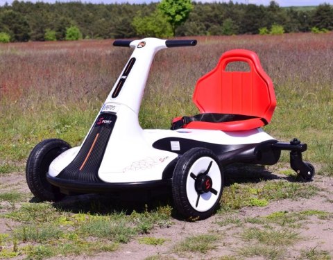 SZYBKI DRIFTUJĄCY GOKART, BLUETOOTH, ŚWIATŁA NOWOŚĆ/BDQ-8108 SZYBKI DRIFTUJĄCY GOKART, BLUETOOTH, ŚWIATŁA NOWOŚĆ/BDQ-8108
