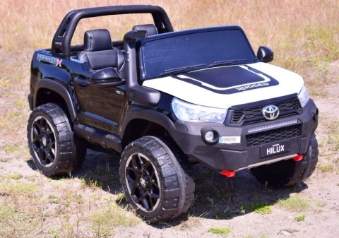 ORYGINALNA TOYOTA HILUX, 2X12V10AH W WALIZCE,MP4, LAKIER, FULL OPCJA 4X4 /DKHL850