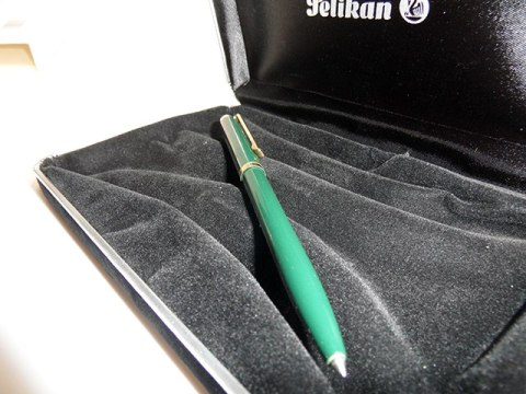 Długopis Pelikan + etui zielony Długopis Pelikan + etui zielony