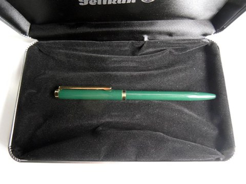 Długopis Pelikan + etui zielony Długopis Pelikan + etui zielony