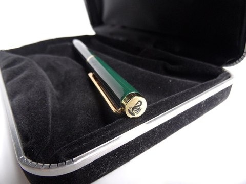 Długopis Pelikan + etui zielony Długopis Pelikan + etui zielony