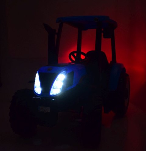 OLBRZYMI TRAKTOR NEW HOLLAND T7 NA AKUMULATOR Z PILOTEM 24 V, 400 W/A011-24