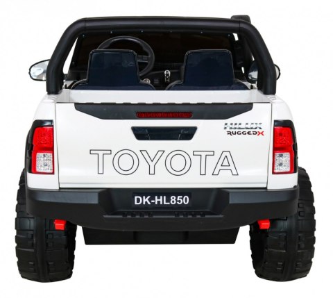 Pojazd Toyota Hilux Biała Pojazd Toyota Hilux Biała
