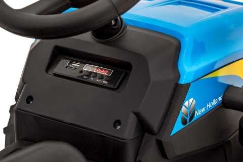 Traktor Z Przyczepą New Holland T7 Niebieski Traktor Z Przyczepą New Holland T7 Niebieski