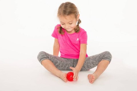 Piłeczka Sensoryczna Z Kolcami Do Masażu I Rehabilitacji 6,6 Cm Czerwona Piłeczka Sensoryczna Z Kolcami Do Masażu I Rehabilitacji 6,6 Cm Czerwona