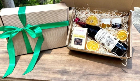 PREZENT NA DZIEŃ MAMY KOSZ PREZENTOWY BOX SYROP ORZECHY KONFITURA MIÓD PREZENT NA DZIEŃ MAMY KOSZ PREZENTOWY BOX SYROP ORZECHY KONFITURA MIÓD