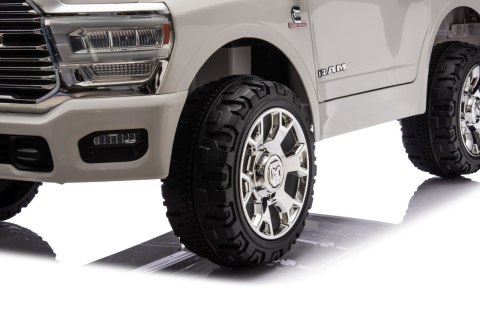 Auto Ram 3500 na akumulator 2x200W 24V/7Ah ekosóra EVA LED bluetooth - JJ2599 Auto Ram 3500 na akumulator 2x200W 24V/7Ah ekosóra EVA LED bluetooth - JJ2599