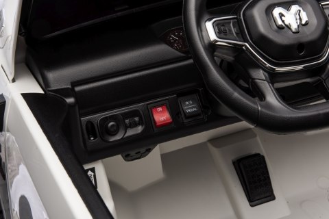 Auto Ram 3500 na akumulator 2x200W 24V/7Ah ekosóra EVA LED bluetooth - JJ2599 Auto Ram 3500 na akumulator 2x200W 24V/7Ah ekosóra EVA LED bluetooth - JJ2599