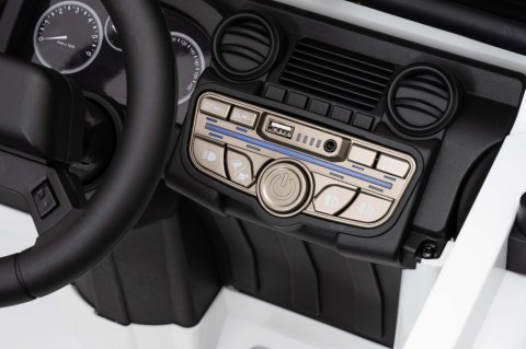 Pojazd Land Rover Defender 110 SVX Concept Biały 2x100W 24V