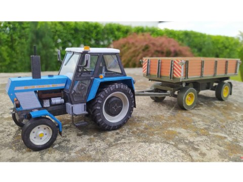 Model kolekcjonerski do sklejania TRAKTOR 8011 1:32 ZA5889