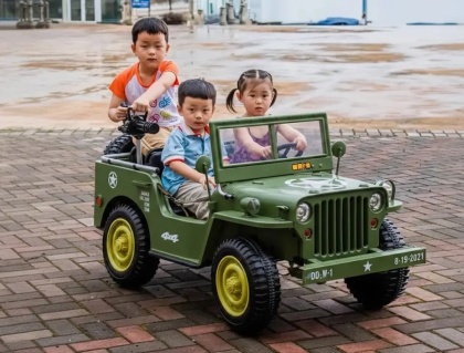 Willys Auto Wojskowe na Akumulator 4x4 Retro 3-Osobowe (do 60kg)