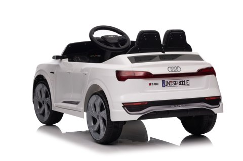 Auto Audi SQ8 białe na akumulator dla dzieci PA.HZB-SQ8