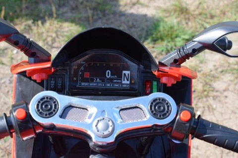 WIELKI MOTOR ŚCIGACZ PERFECT WOLNY START, ŚWIECĄCE, MIĘKKIE KOŁA/1628G