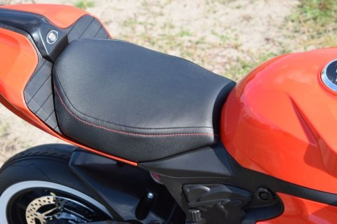 WIELKI MOTOR ŚCIGACZ PERFECT WOLNY START, ŚWIECĄCE, MIĘKKIE KOŁA/1628G