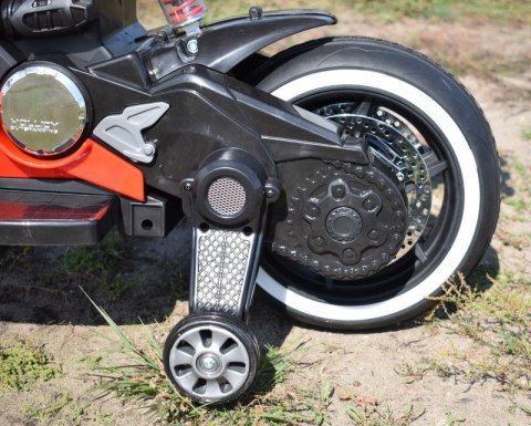 WIELKI MOTOR ŚCIGACZ PERFECT WOLNY START, ŚWIECĄCE, MIĘKKIE KOŁA/1628G